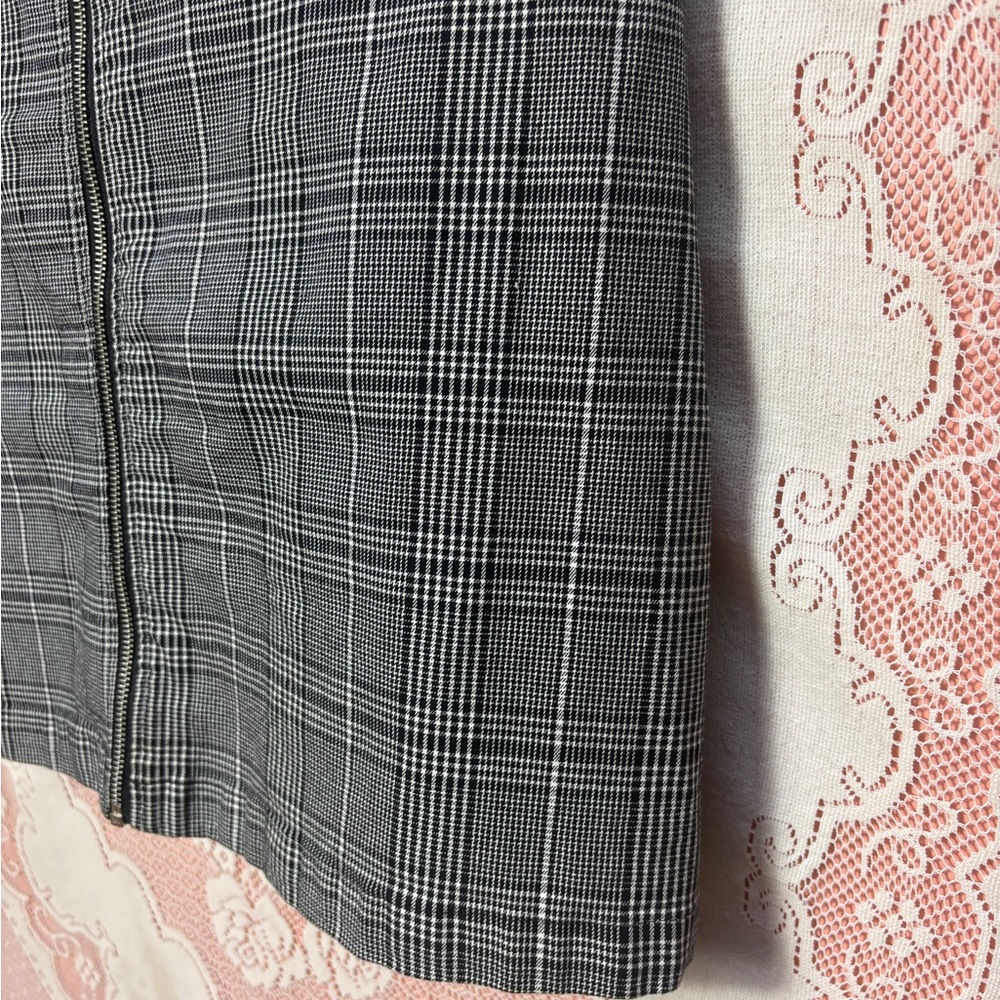 Plaid Zip-Front Pinafore Dress - Picture 4 of 9